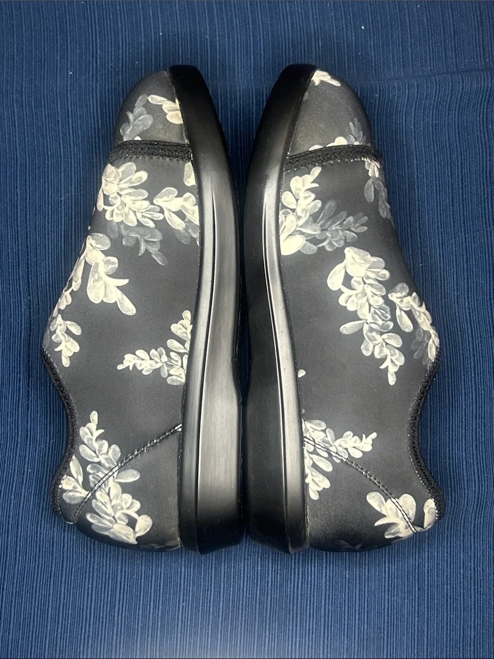 Women’s Black & Gray Floral Shoes by Propét Size 6 Comfy Easy Wear Clog Style